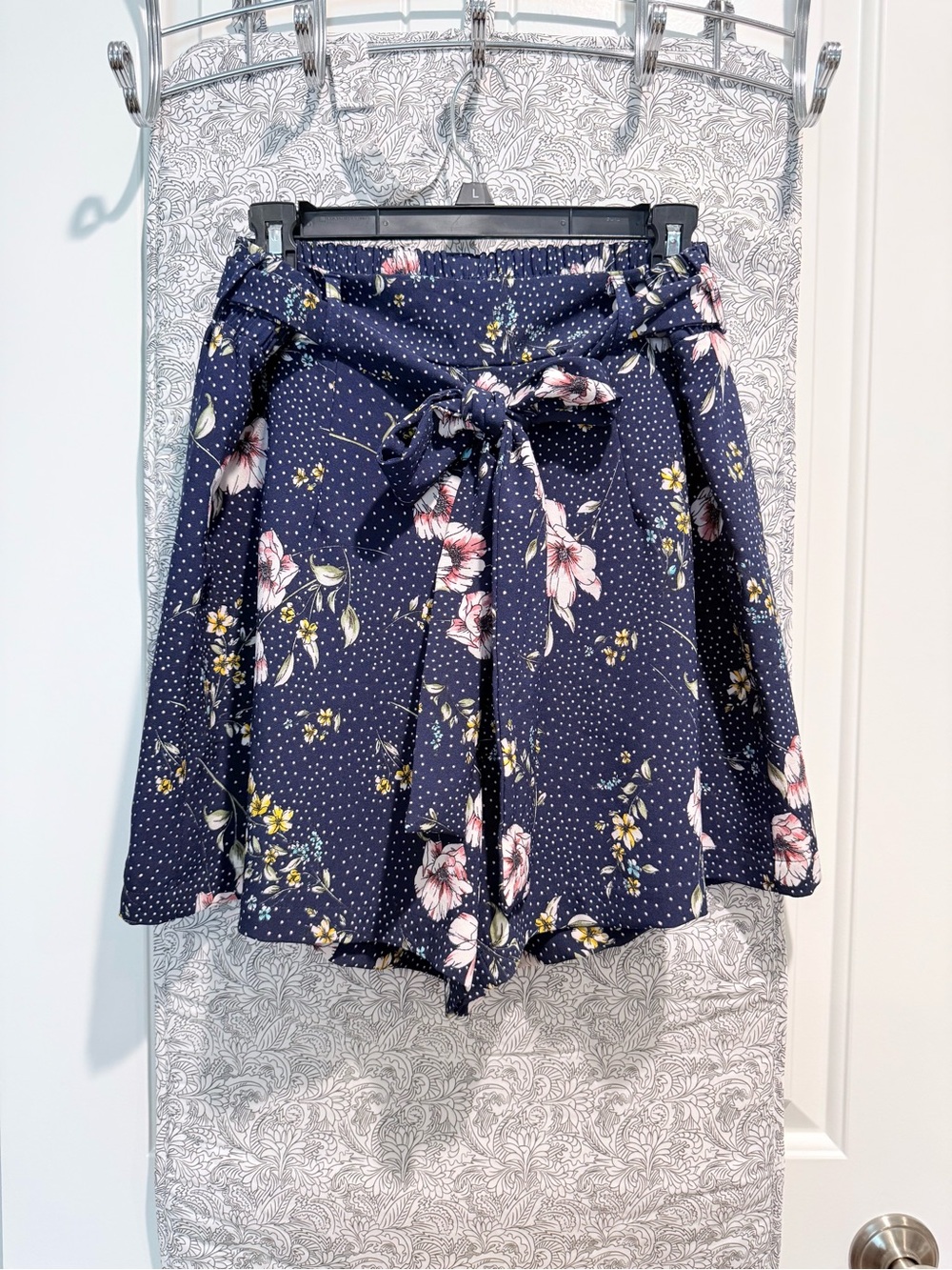 NWT Navy Floral Tie-Waist Women's Skort, Size 14/16